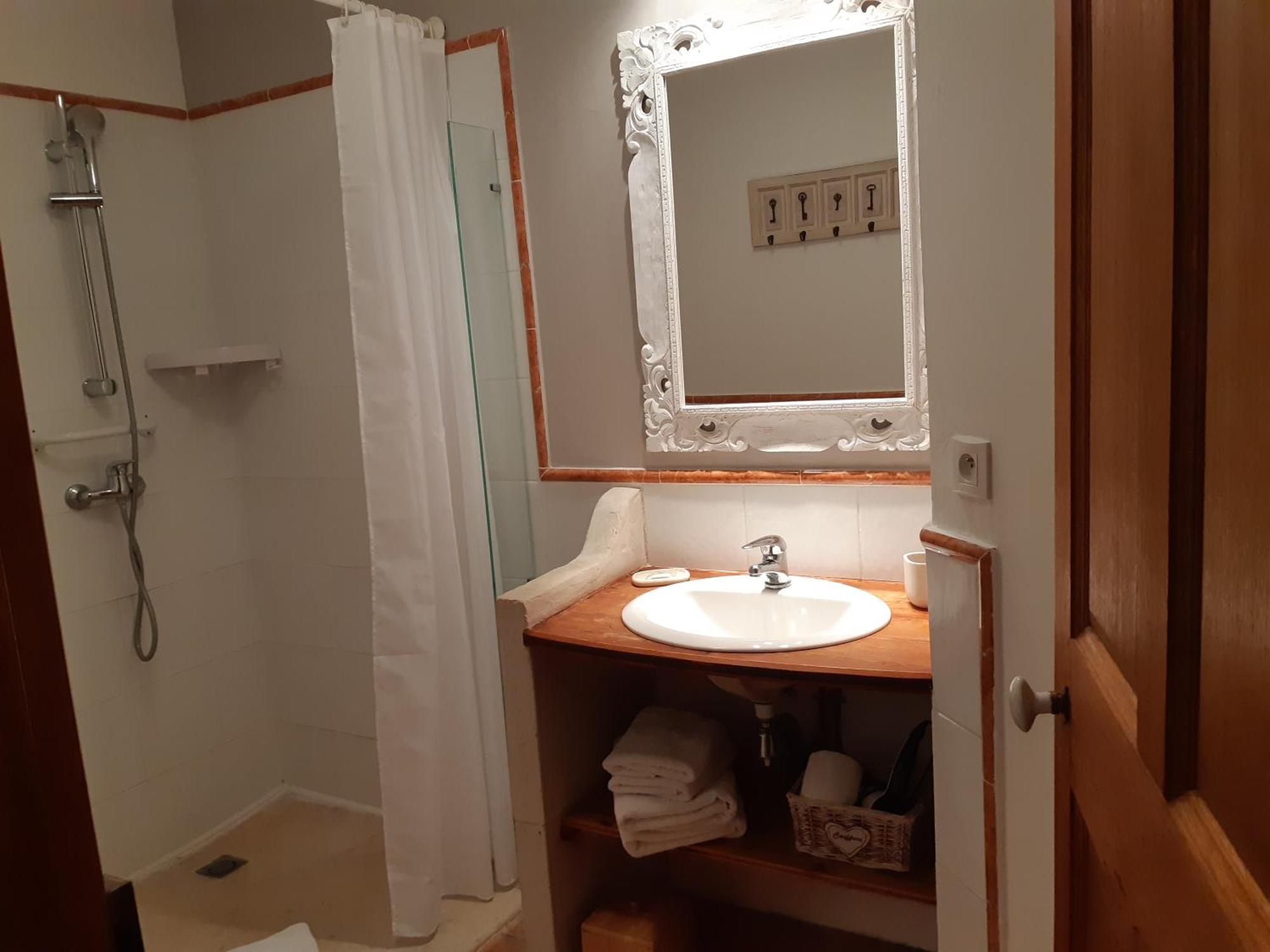 Chambres D'Hotes, B&B La Musardiere Alba-la-Romaine Rum bild